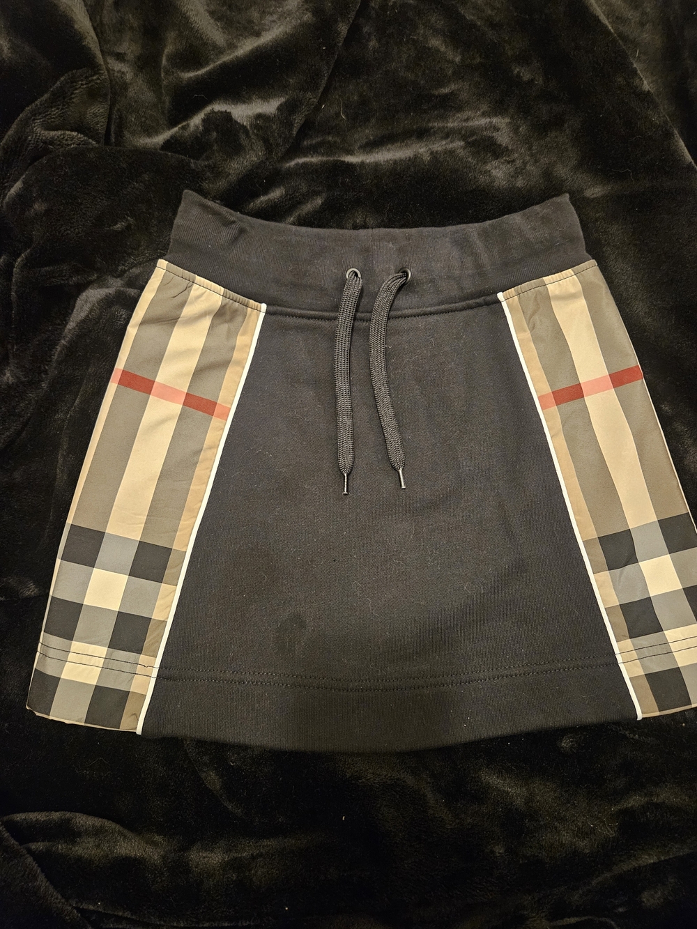 Girls Burberry Black Skirt. Size 4 Year